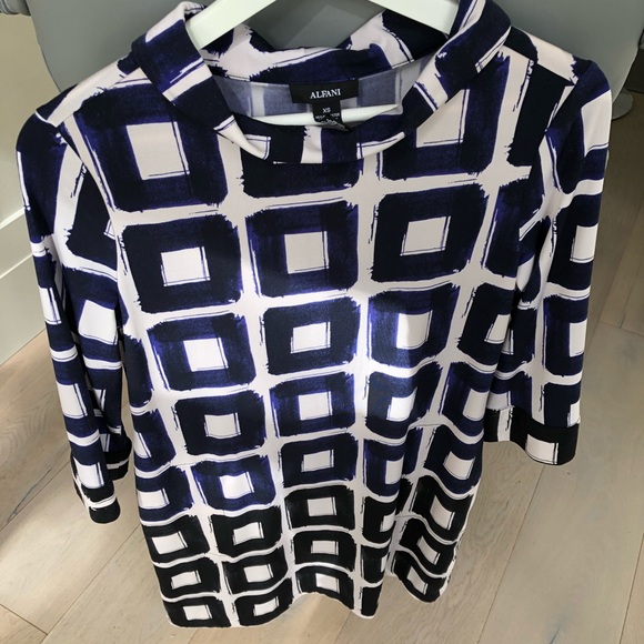 Alfani Dresses & Skirts - Alfani beautiful long sleeves dress